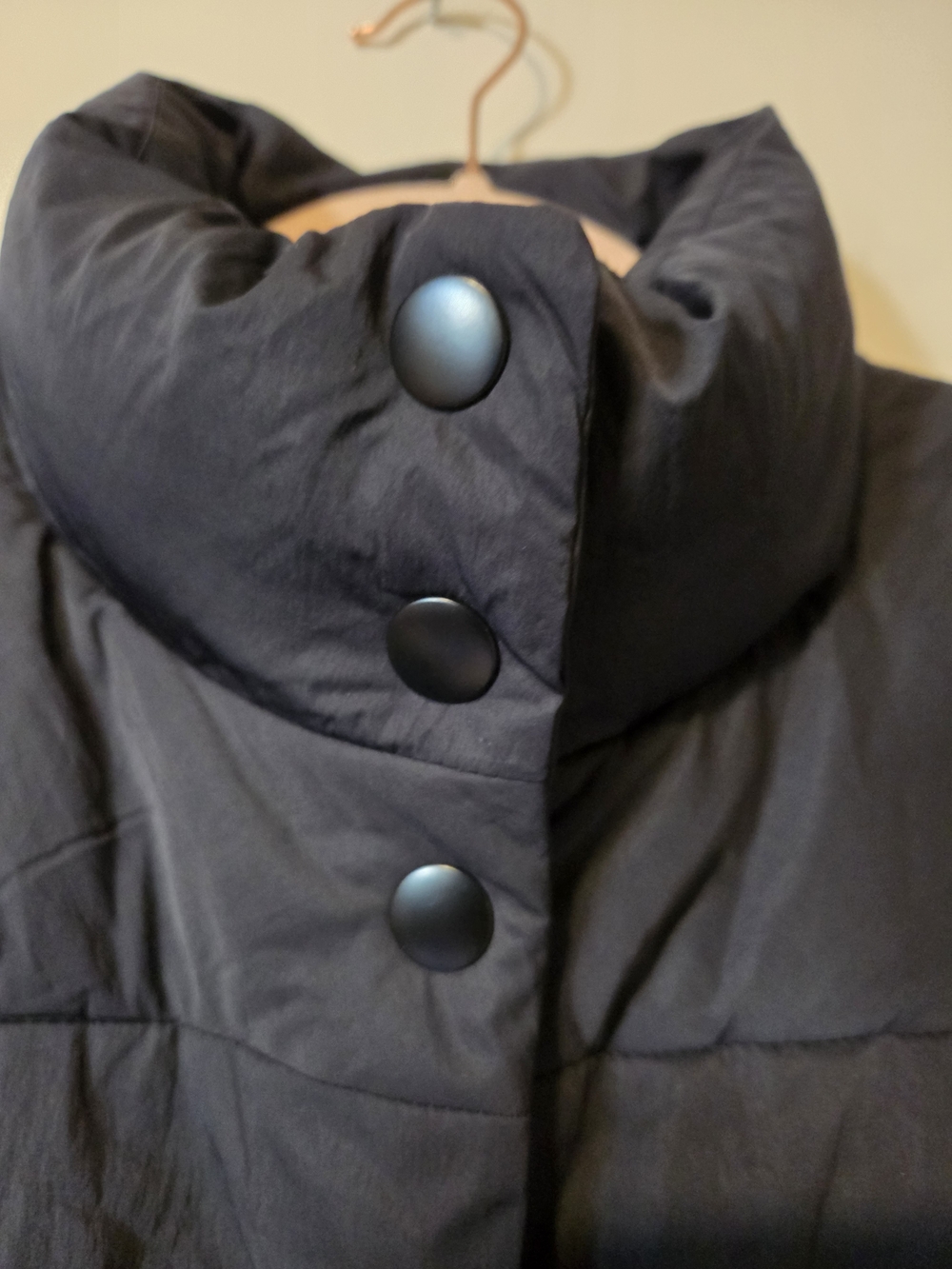 Gentle Fawn Black Quilted Puffer Vest with High Collar - Picture 5 of 11